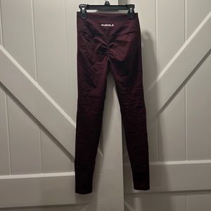 Brand New, Never-Worn Aurola Seamless Scrunch Legging, Women’s S, Black Cherry
